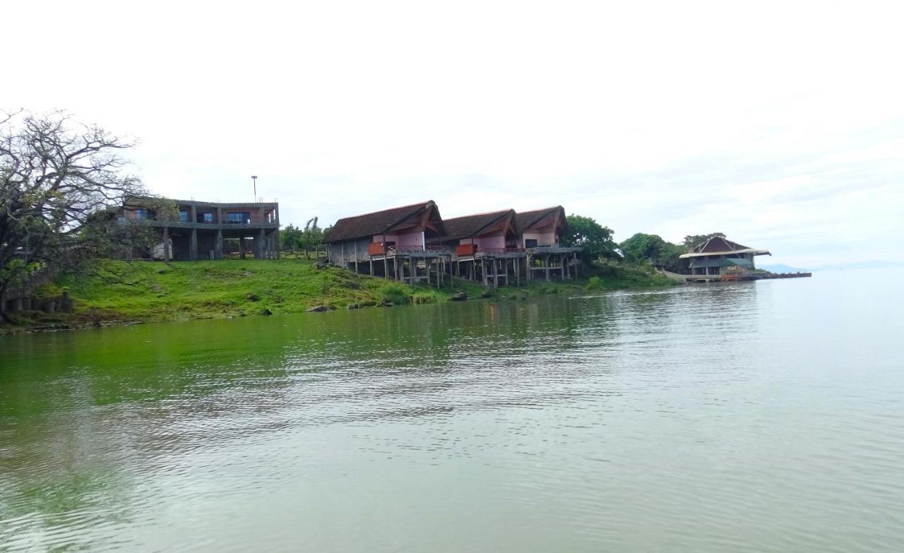 Milimani Beach Resort Kisumu Bagian luar foto