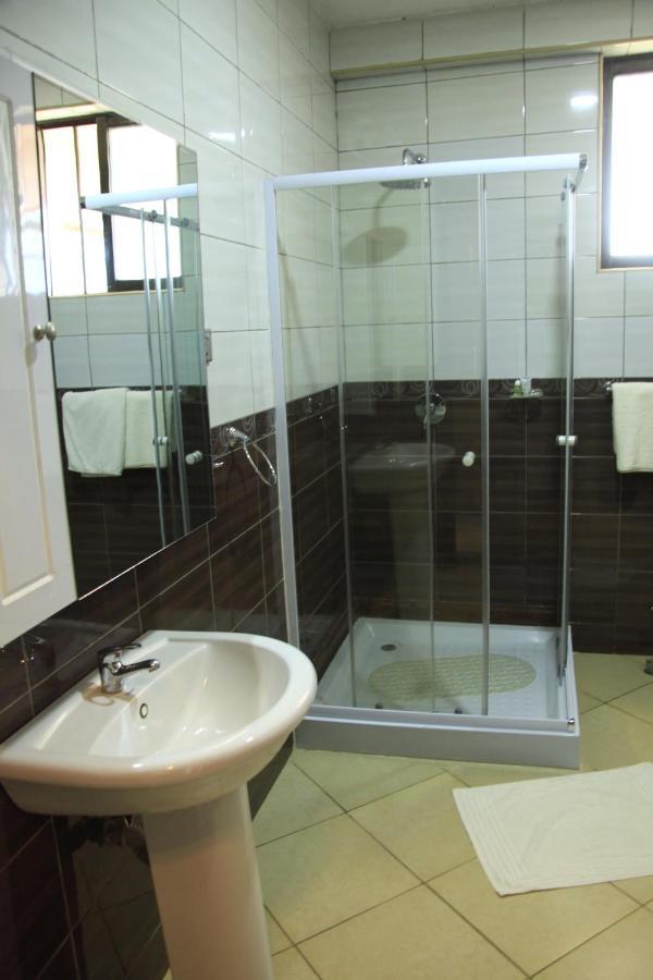 Milimani Beach Resort Kisumu Bagian luar foto